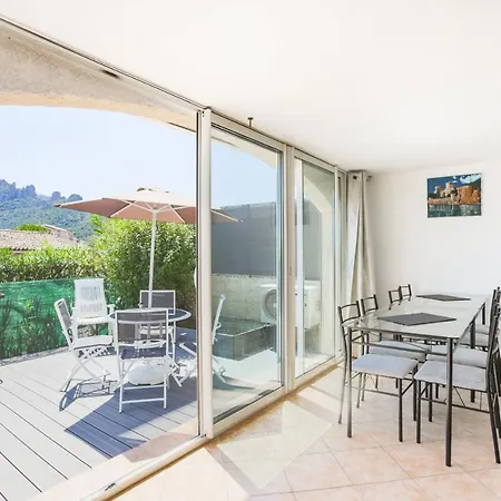 Beau T3 En Rez De Appartement Fréjus